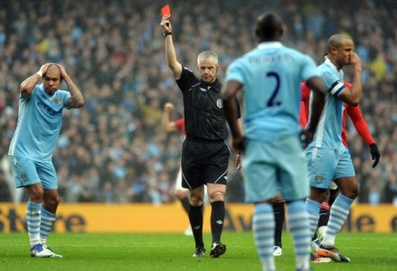 Sir Alex: Kompany bị đuổi là đáng đời