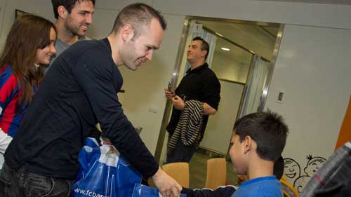 Mùa từ thiện của 'sao' bóng đá