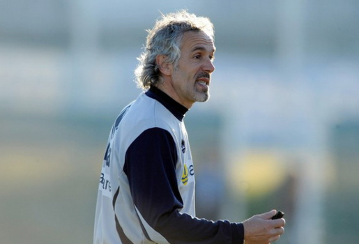 Donadoni ra mắt ở Parma: “Chỉ trụ hạng thôi ư?”