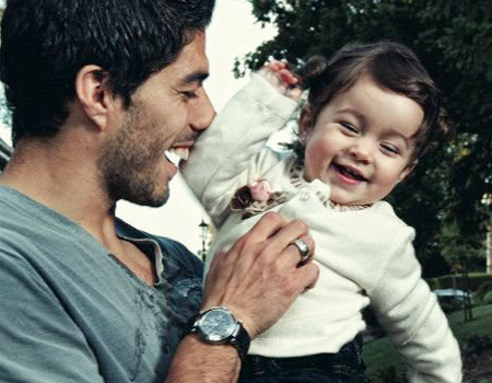 Suarez tình cảm bên con gái yêu
