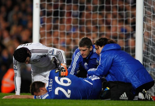 John Terry “chích thuốc” vì Sunderland