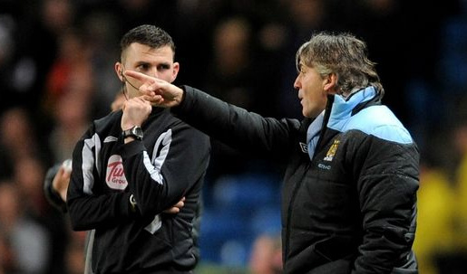 Mancini và Gerrard suýt nói chuyện tay chân với nhau trong đường hầm