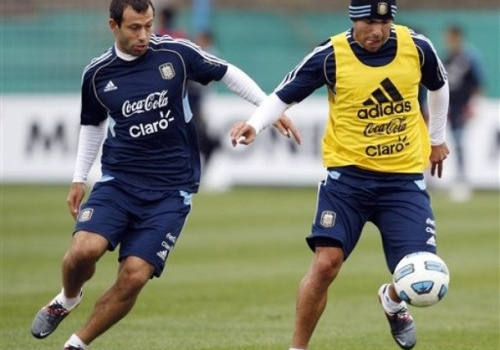 Chuyển nhượng Serie A: Milan tái hợp Tevez - Mascherano?