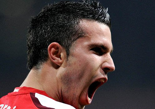 Arsenal không thể để mất Van Persie