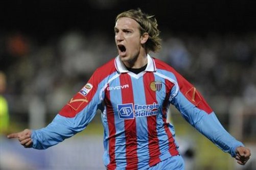 Từ bỏ Tevez, MIlan quay lại với Lopez