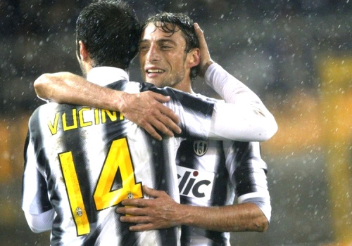 Milano nội chiến và thời cơ của Juve