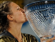 Video WTA Sydney: Azarenka vượt qua Li Na để lên ngôi vô địch