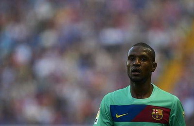 Tin chính thức: Barcelona trói chân thành công Eric Abidal