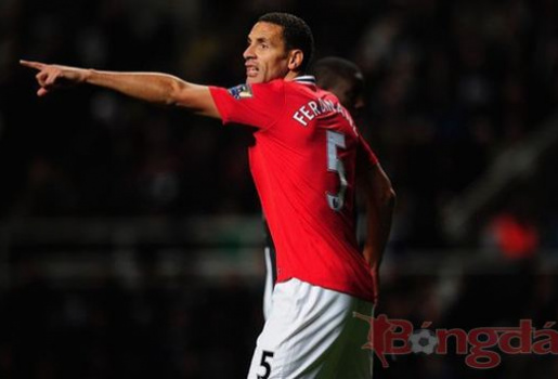 Ferdniand bị tổn thương đầu, M.U vẫn đẩy anh ra sân!