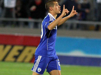 Video: Pha solo ghi bàn ngoạn mục của Tal Ben Haim (Maccabi Petah Tikva) v Hapoel Rishon Lezion