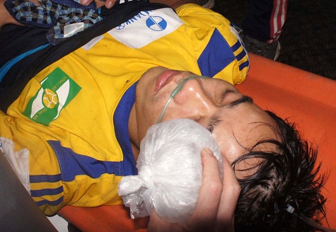 Lee Nguyễn ghê sợ pha vào bóng thô bạo của Huy Hoàng