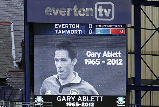 Sao bóng đá Anh đưa tang cựu danh thủ Gary Ablett