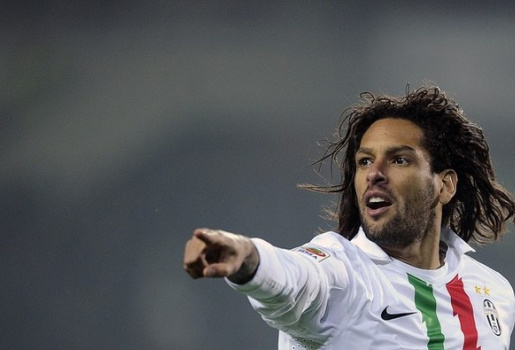 Amauri chỉ còn cách Fiorentina một bước chân