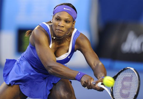 Serena Williams dễ dàng vào tứ kết