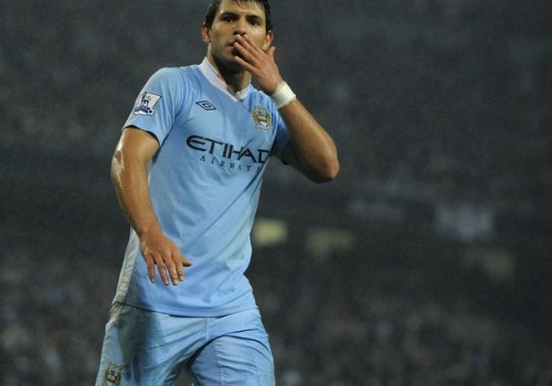 Trước đại chiến, Aguero cảnh báo Pepe Reina