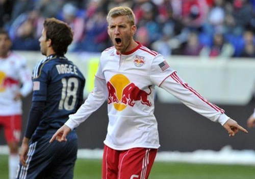 Bolton vượt mặt Arsenal để có chữ ký của Tim Ream