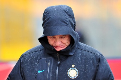 Ranieri đổ lỗi cho Sneijder sau thất bại tại Via del Mare