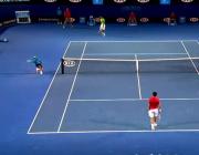 Video: Không thể không khen cậu bé nhặt banh này