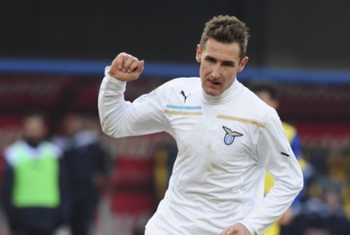 Reja chê Ibra, tâng bốc Klose