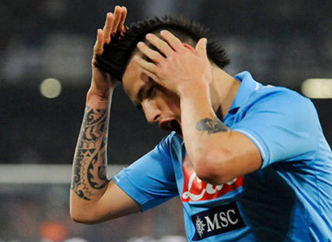 Hamsik “đánh động” Chelsea, M.U