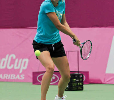 Nhóm hạng 1 thế giới: Sharapova và trận đấu với Tây Ban Nha