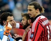 Video: Xem lại pha xô xát dẫn đến thẻ đỏ của Zlatan Ibrahimovic (AC Milan – Napoli)