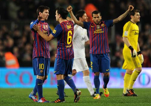 Tại sao Real không thắng được Barca?