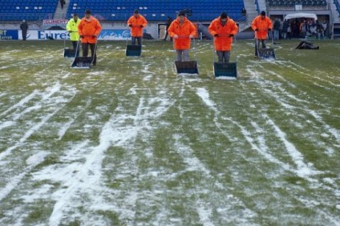 Ligue 1 đổi giờ vì thời tiết quá tồi tệ