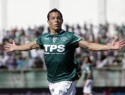 Video: Bàn thắng trên chấm phạt góc của Michael Rios (Santiago vs Catolica)