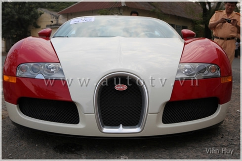 Siêu xe nhanh nhất thế giới Bugatti Veyron về Việt Nam