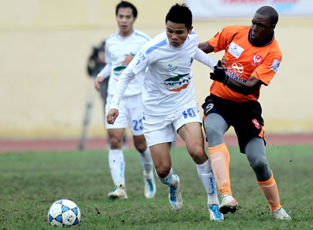 “Đại gia” Sài Gòn FC bị cầm chân tại Thanh Hóa