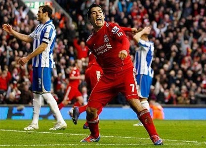 Dalglish lại phiền lòng vì Suarez