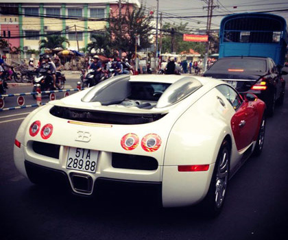 Giá chót vót, khó vận hành, vì sao siêu xe vẫn về VN?