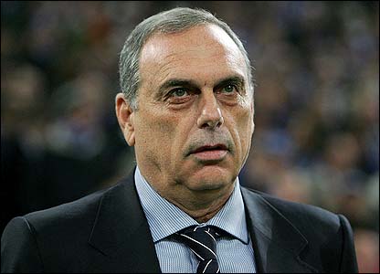 Avram Grant: Ngày nào cũng có thể là ngày cuối với Villas-Boas