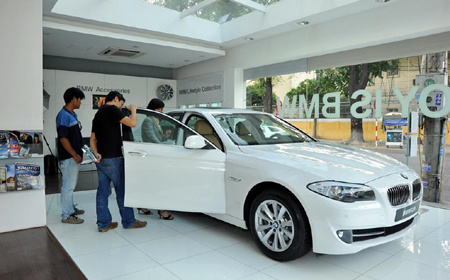 Ô tô ế ẩm vì thiếu điểm trông giữ