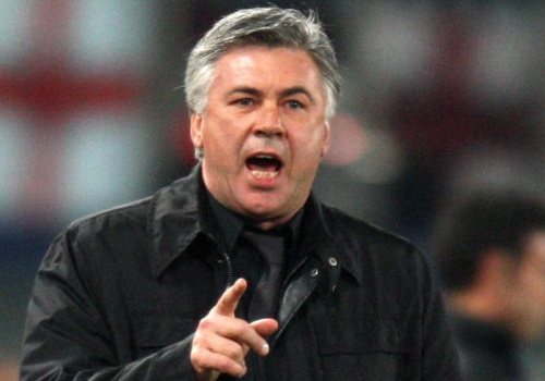 Giữa Milan và Juve, Ancelotti không biết phải chọn đội bóng nào