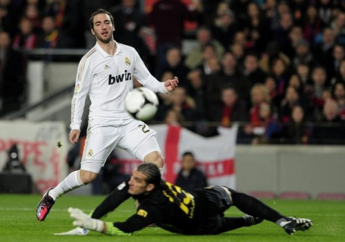 Higuain: Real Madrid không được chùng xuống lúc này