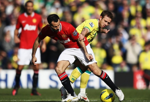 Ryan Giggs sắm vai người hùng giúp M.U kịch tính đánh bại Norwich