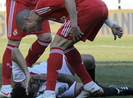 Chiến thắng của Real Madrid là nhờ công lớn từ trọng tài