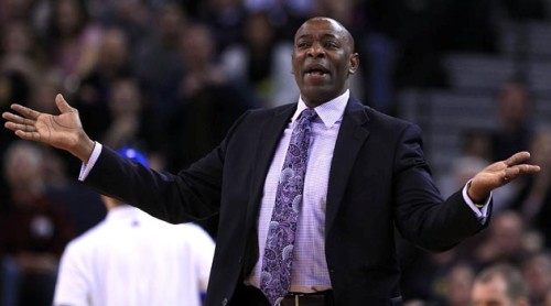 Sacramento Kings gia hạn hợp đồng với HLV Keith Smart