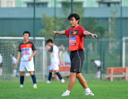 HLV tuyển VN: Không phải Phan Thanh Hùng thì ai?