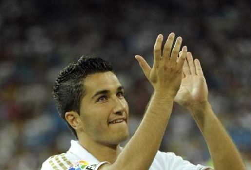 M.U đánh tiếng muốn có “người thừa” của Real