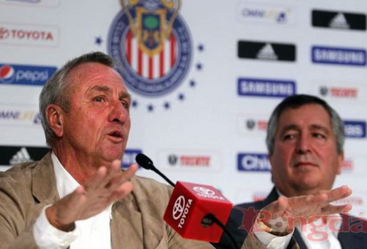 Johan Cruyff lại tấn công Jose Mourinho