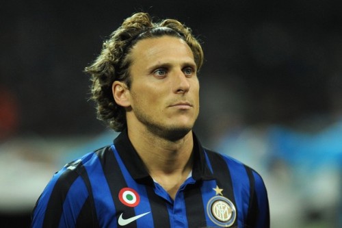 Thực hư chuyện Diego Forlan từ chối ra sân?