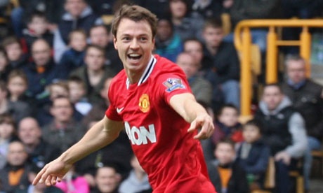 Quỷ Đỏ trói chân Jonny Evans
