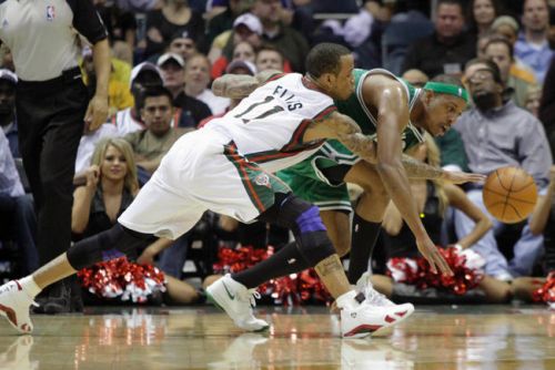 Milwaukee Bucks 91 - 100 Boston Celtics: Chủ nhà đứt mạch thắng