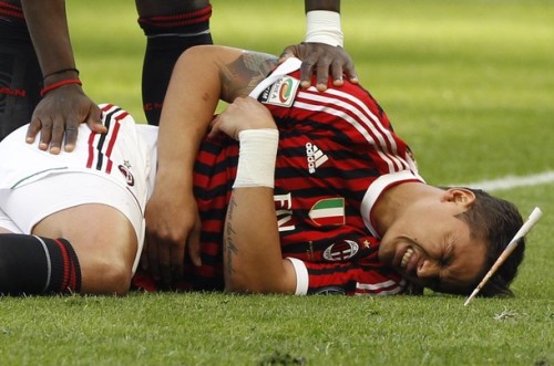 Milan mất Thiago Silva ở trận đại chiến với Barca