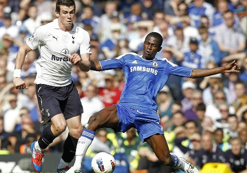 Cuộc đua tốp 4: Arsenal hưởng lợi