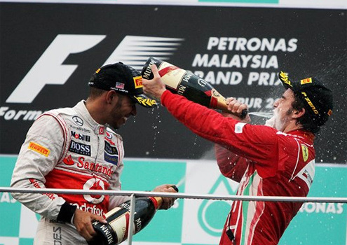 Alonso ngỡ ngàng trước chiến thắng tại Malaysia GP