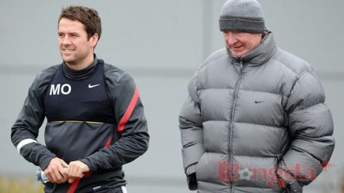 Sir Alex vẫn chờ đợi sự trở lại của Michael Owen